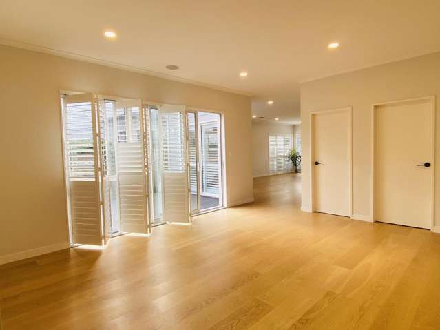 21 Hangar Lane 11428_4