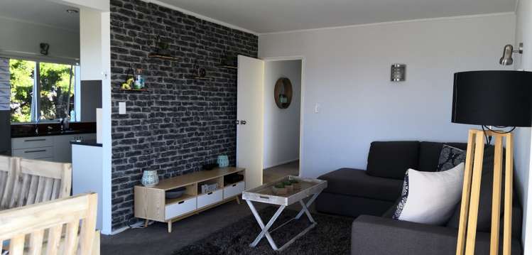 2/401 East Coast Road Mairangi Bay_6