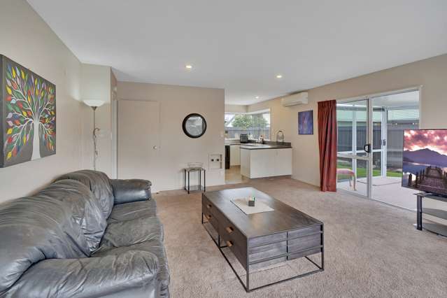 2/11 Beauford Place Parklands_3