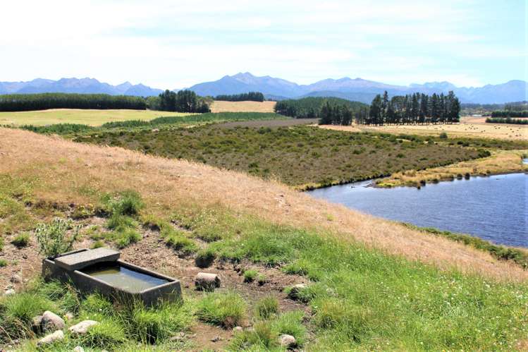 1398 Ramparts Road Manapouri_15