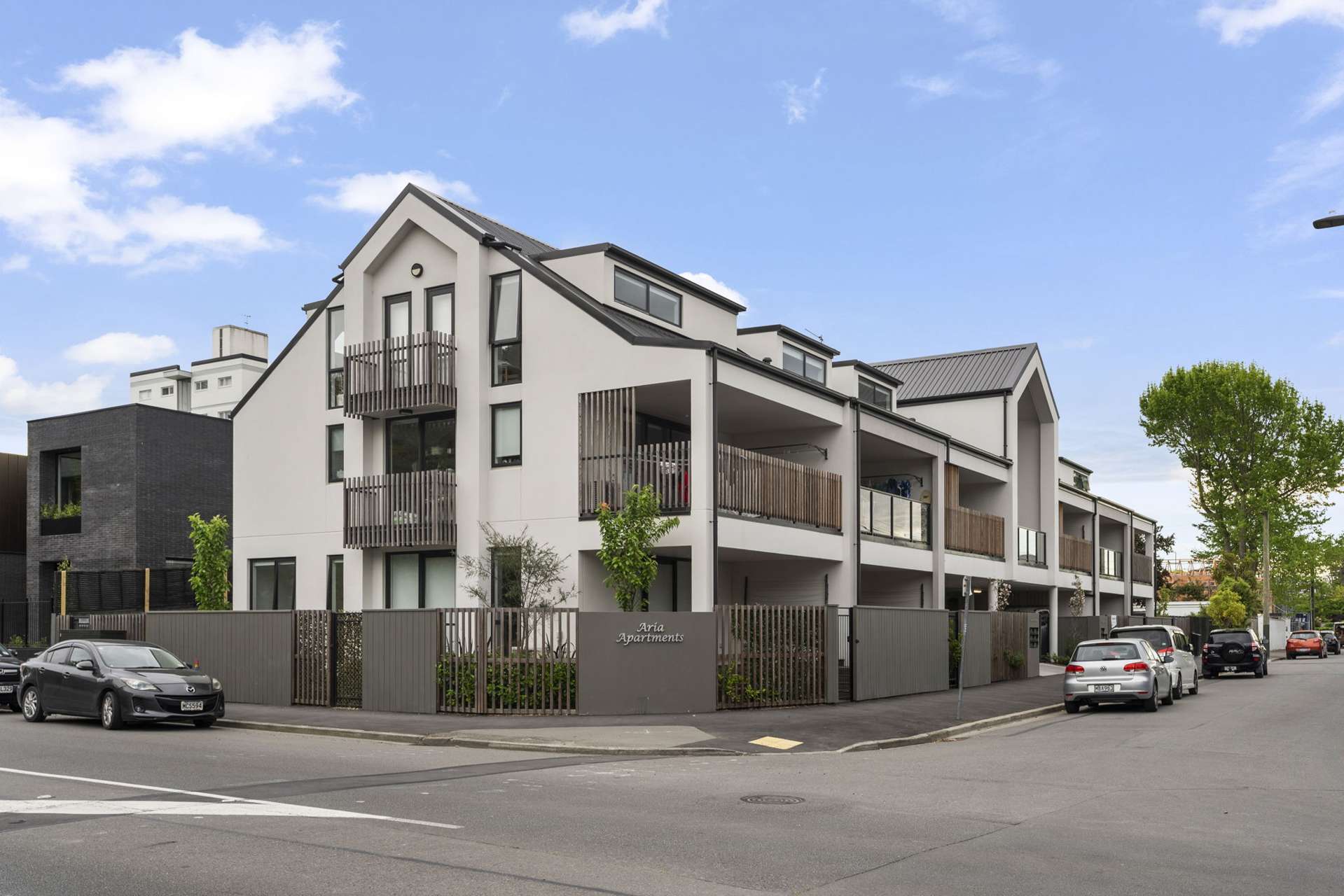 GO2/1 Hewitts Road Merivale_0