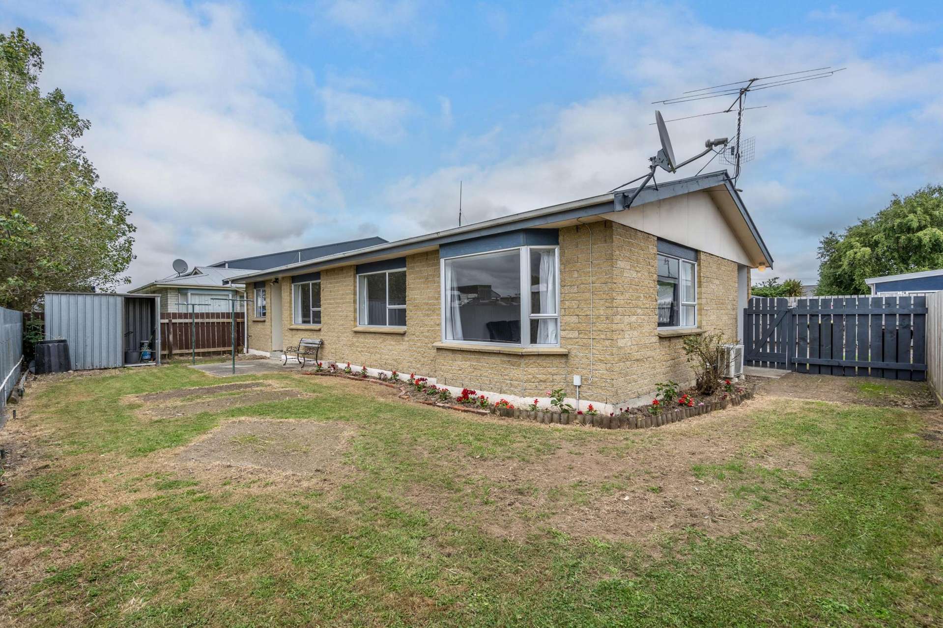 2/51 Douglas Street Grasmere_0