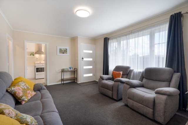 2/49A Shakespeare Avenue Trentham_2