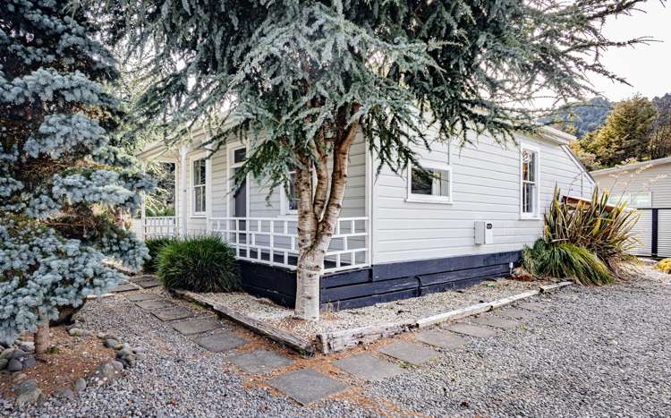 13 Railway Row Ohakune_13