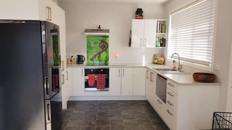 69 Trevors Road_1