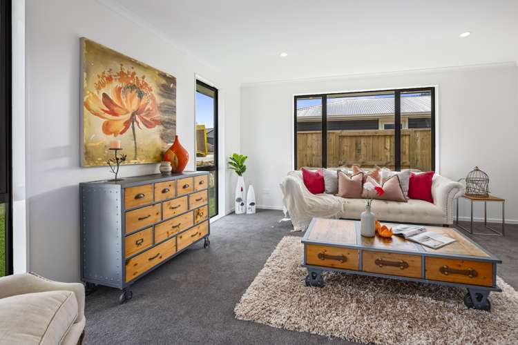 15 Lloyd Crescent Pukehangi_5