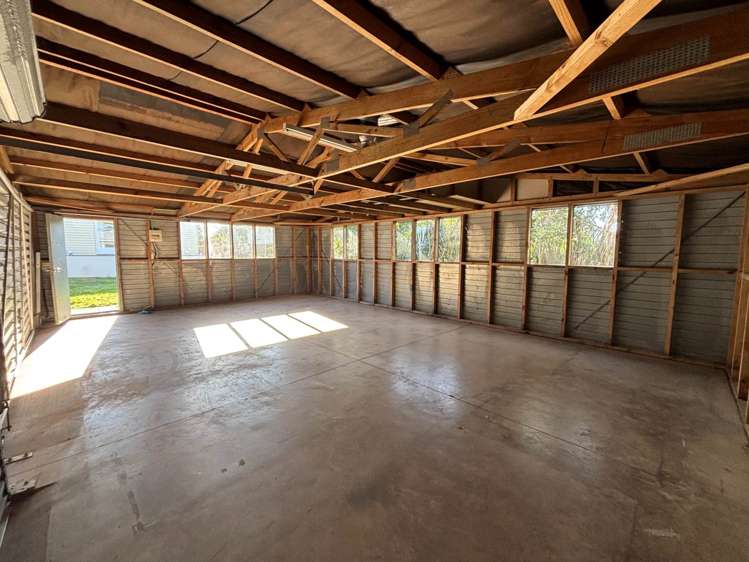 72 Roberts Road Te Atatu South_18