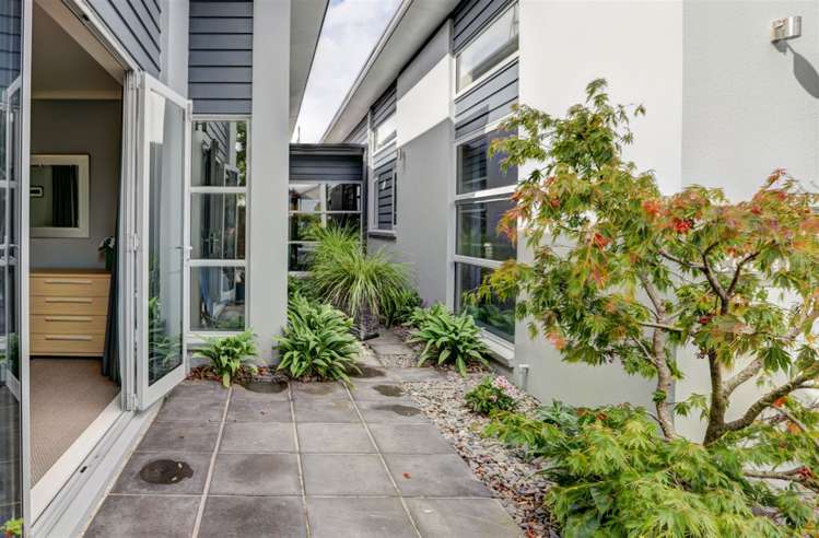 8 Ashington Grove Huntington_13