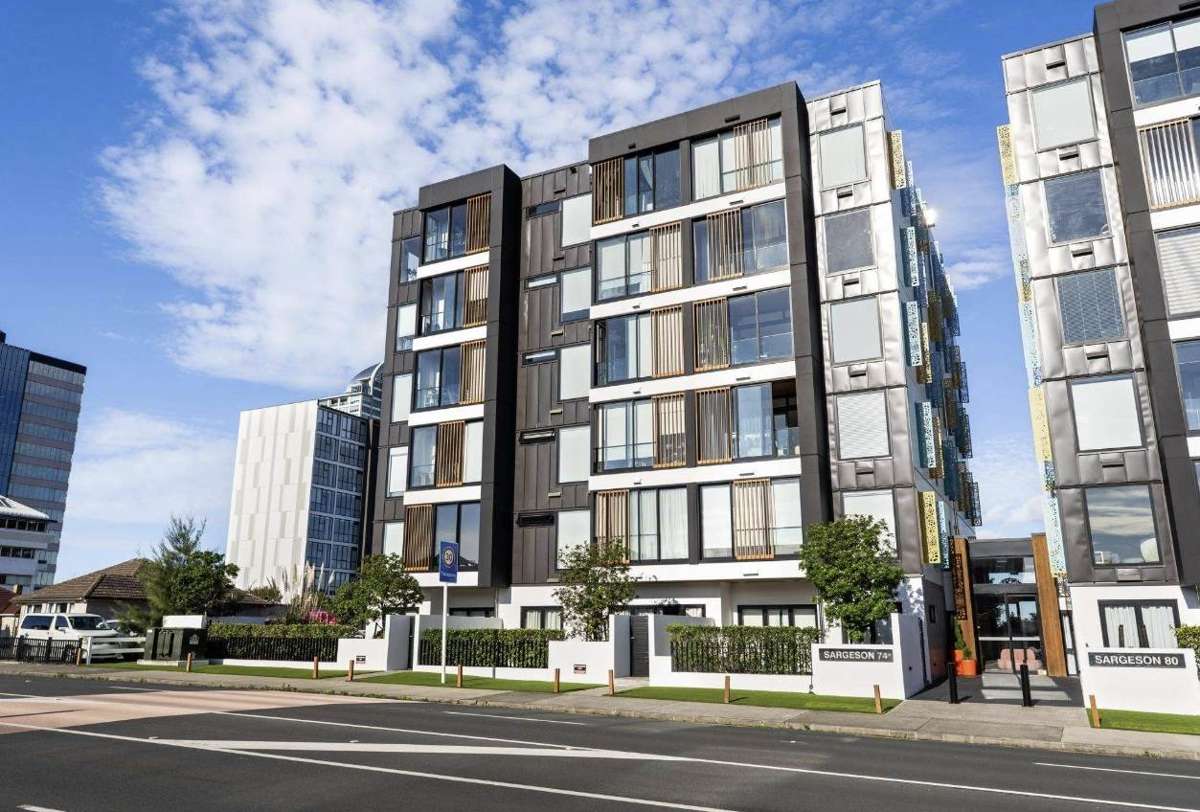 207/74 Anzac Street_3