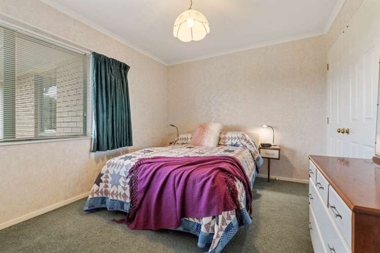 41 Lothian Brae Wattle Downs_13