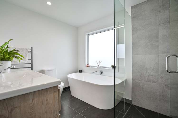 9 Meech Way Frimley_7