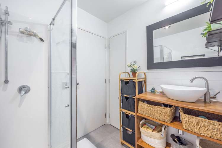 10/92 Bush Road Albany_17