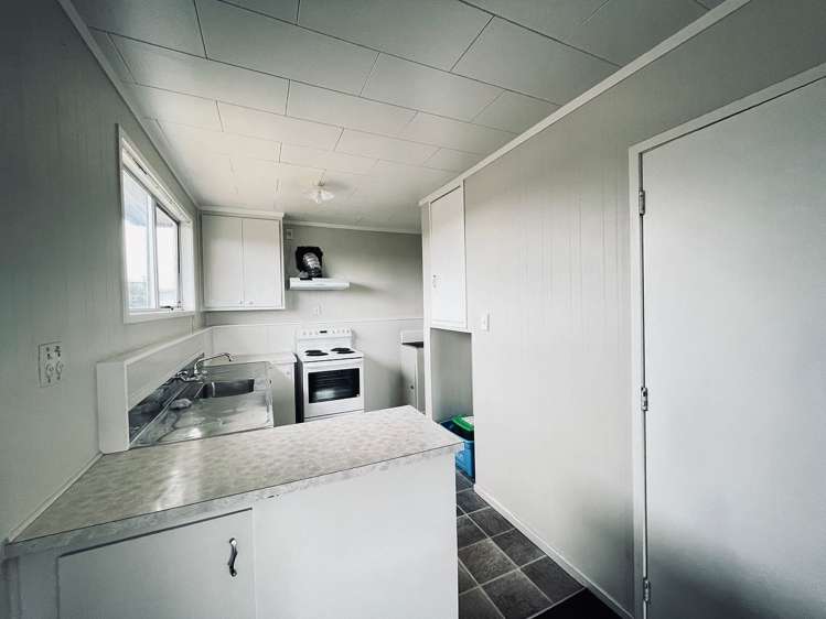 8 Anzac Parade Hamilton Central_6