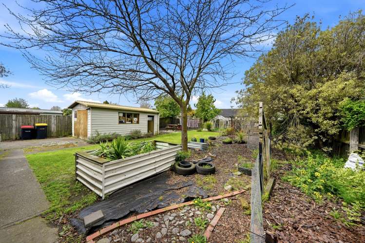 15 Avro Crescent Hornby_13