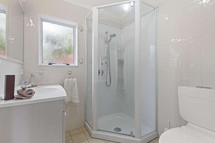 2 Hillgrove Place Fitzherbert_16