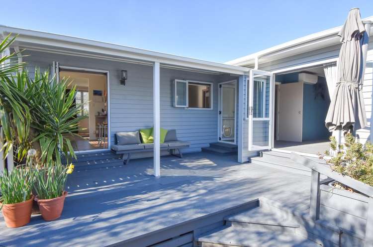 374 High Street South_0