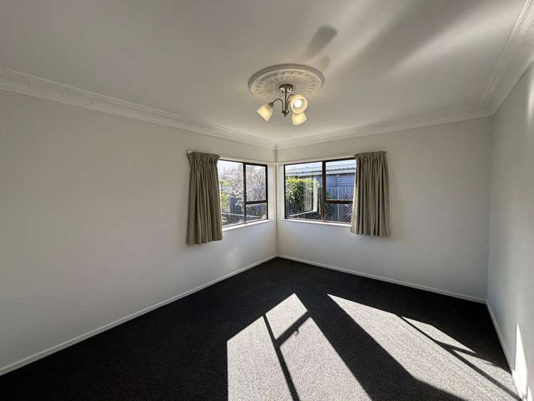  26 Exeter Crescent Springvale_6