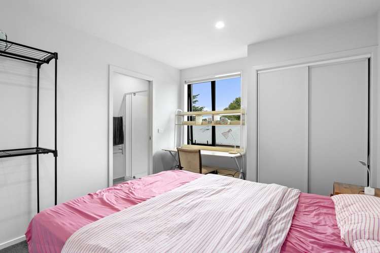 2/30 Frederick Street Waltham_6