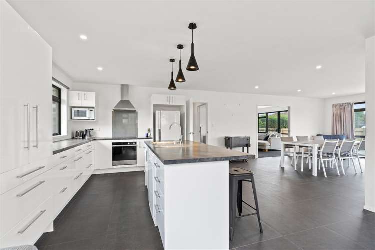 20 Karo Street Ruakaka_5