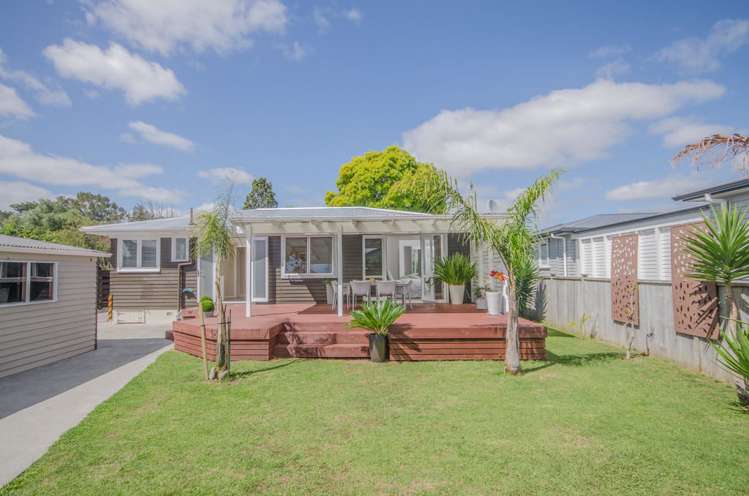 17 Brennan Avenue Te Atatu Peninsula_12