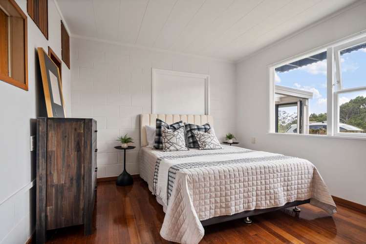 1/7 Dalmeny Close Murrays Bay_5