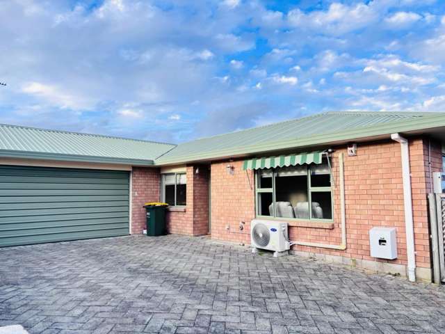 Three Bedrooms in sought-after Flagstaff