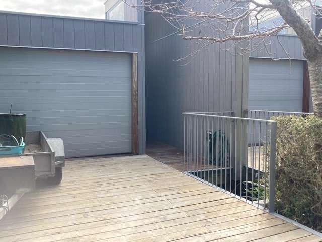 Wadestown Modern Townhouse 