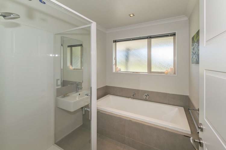 3 Elm Grove Amberley_14