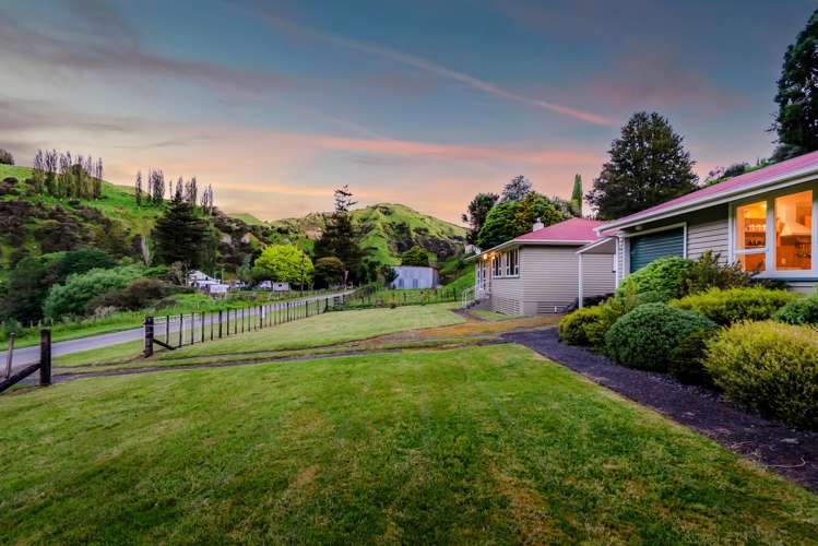 48A-B Whangamomona Road Whangamomona_5