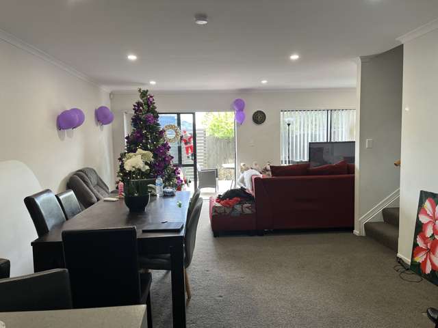 6/30 Calvert Ave Mangere East_1