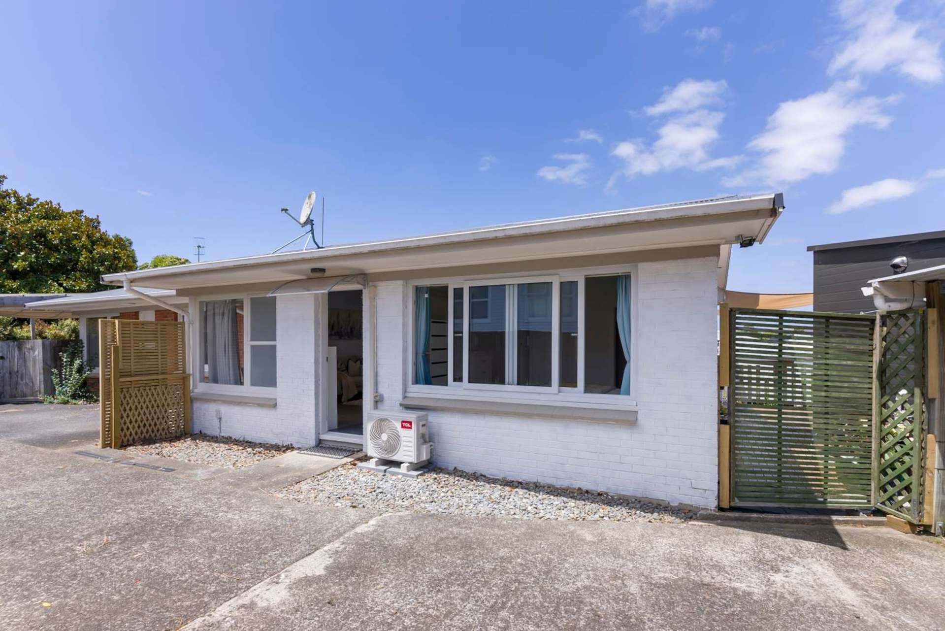 2/49 Felton Mathew Avenue St Johns_0