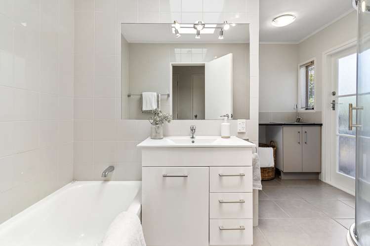 1/143 Reeves Road Pakuranga Heights_19