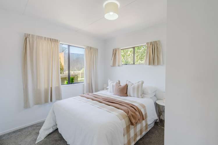 32 Lansdowne Crescent Glenview_17