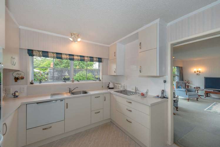 8 Sandringham Road 1060_16