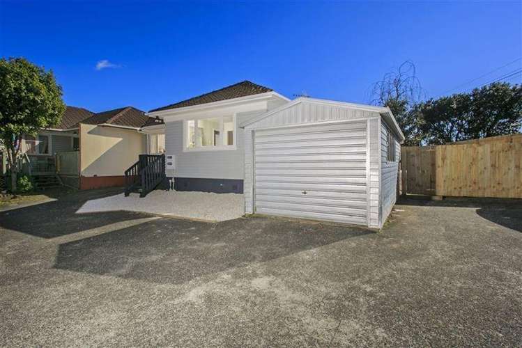 24 Reid road New Lynn_12