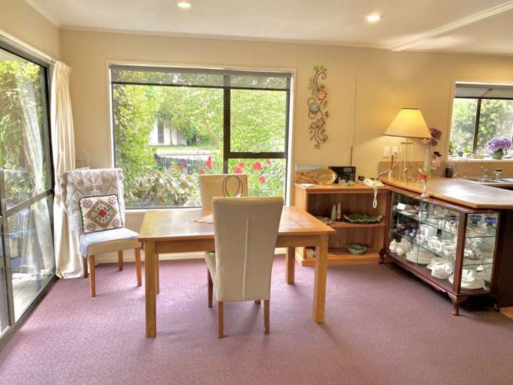 22 Pages Road Allenton_13