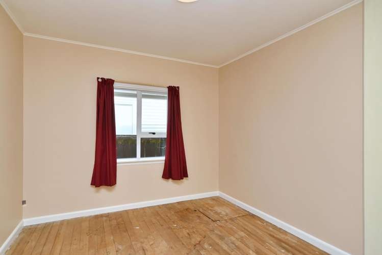 262 Breezes Road Aranui_13
