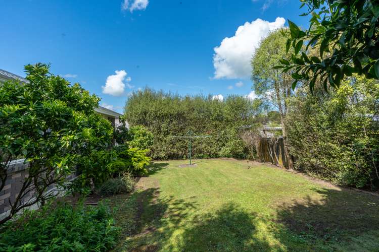 96 Dixon Road Glenview_18