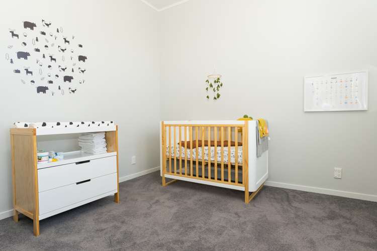 25 Riddlers Crescent Petone_12