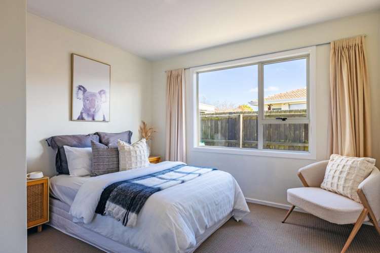 42b Delaware Crescent Russley_6