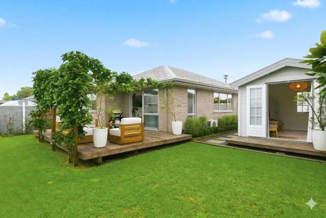 New Build + Studio + Stunning Backyard