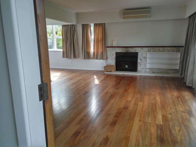 17 Thurleigh Grove Karori_4