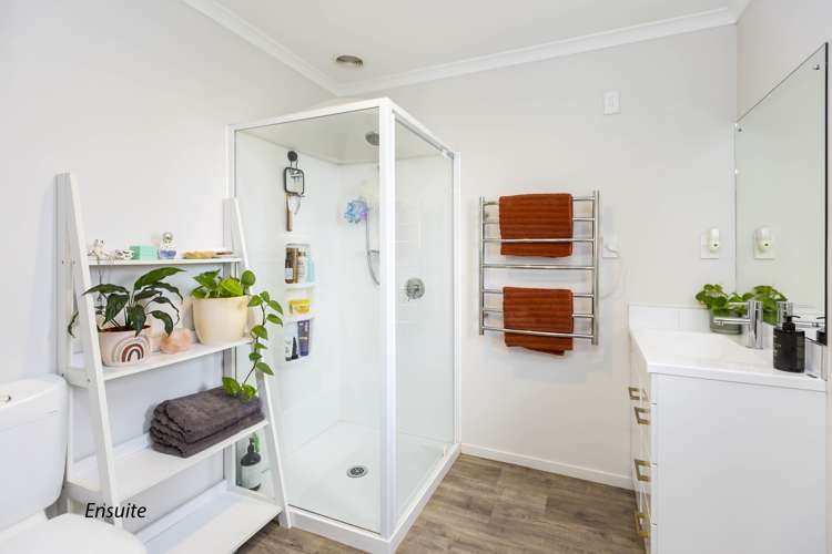 23 Percy Kinsman Crescent Riverstone Terraces_14