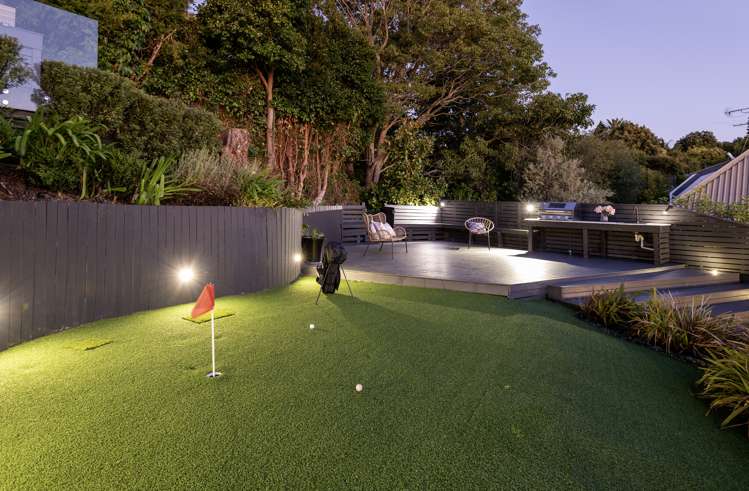 35 Pickwick Parade Mellons Bay_28