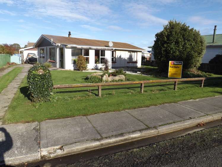 8 Ryley Street Owaka_0