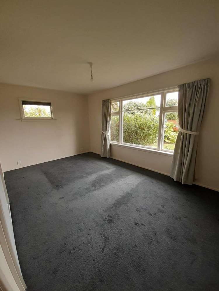 6 Bourne Crescent 1505_5