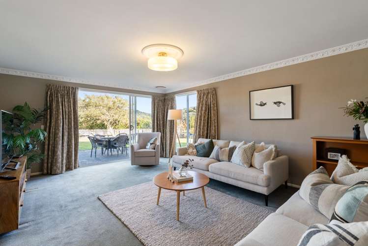 69 Thatcher Crescent Crofton Downs_12