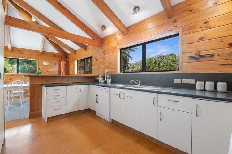 4 Steep Street Lake Okareka_10