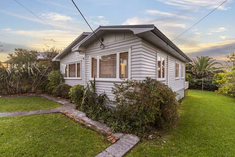 1/6 Lancaster Road Beach Haven_14