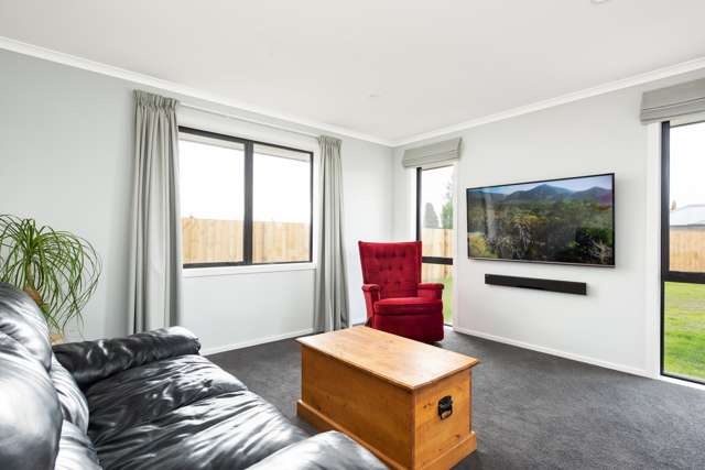 11 Harvard Road Burleigh_3
